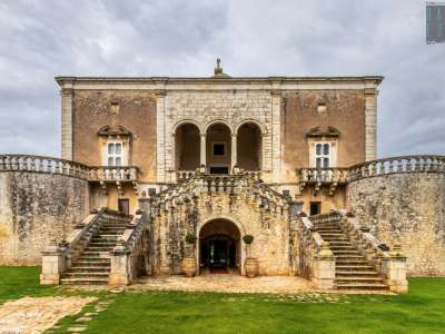 ...ritrovati negli nell�elegante Castello di Marchione di Conversano, secolare dimora di caccia degli Acquaviva d�Aragona, nobile casata che, per secoli, � stata una delle pi� potenti del Meridione
